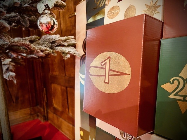 Öffnung des ersten Türchens des Adventskalenders